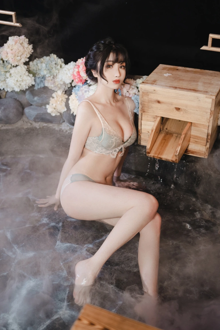 rioko凉凉子《《年上の韵》温泉旅行》主题写真：31张全套美图，含1个视频