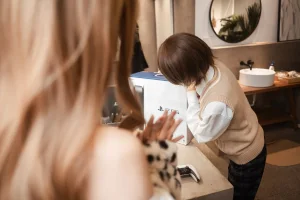 rioko凉凉子《《年上の韵》涩谷辣妹》主题写真：21张全套美图，含4个视频