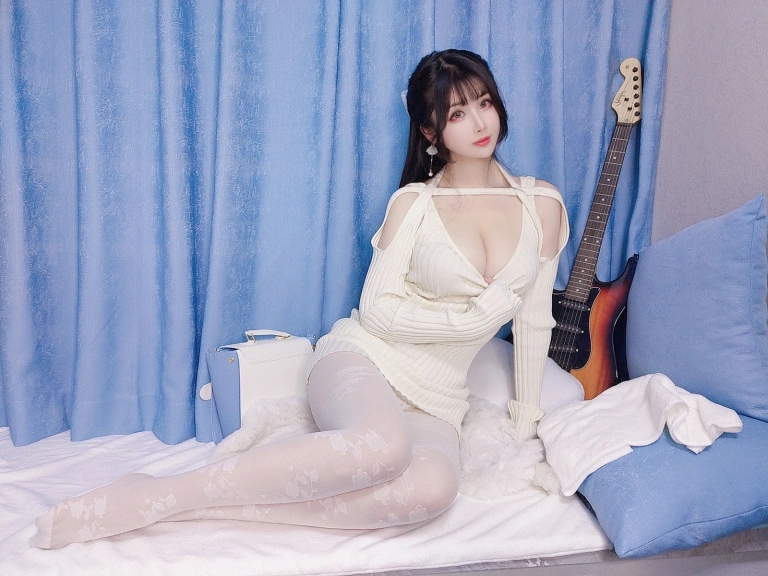rioko凉凉子《元宵节特辑》主题写真：25张全套美图，含3个视频