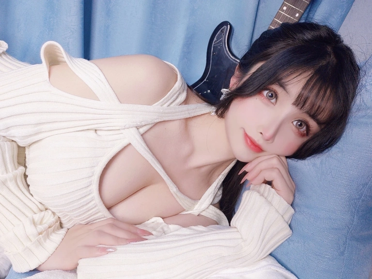 rioko凉凉子《元宵节特辑》主题写真：25张全套美图，含3个视频