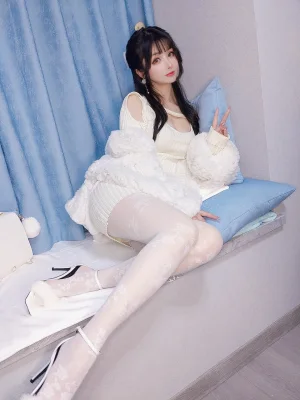 rioko凉凉子《元宵节特辑》主题写真：25张全套美图，含3个视频