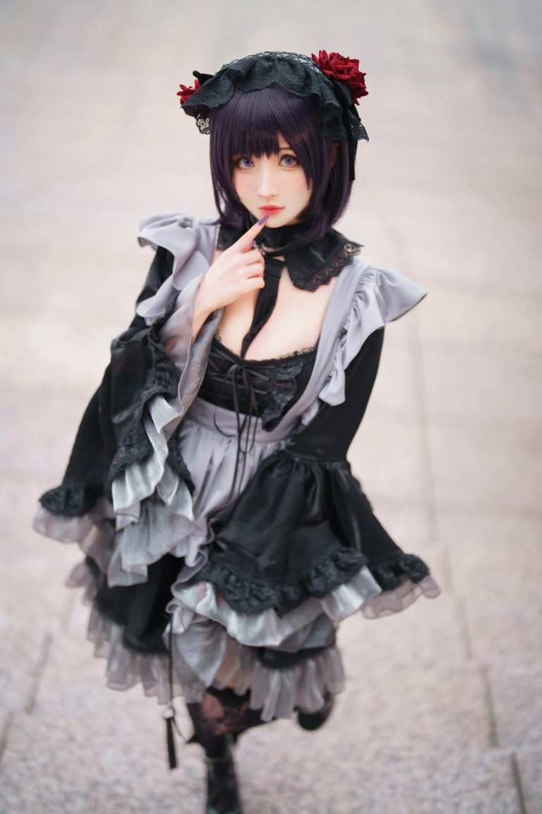 rioko凉凉子《更衣人偶坠入爱河 喜多川海梦cos+黑江雫女仆装（漫展+game）》主题写真：108张全套美图，含6个视频