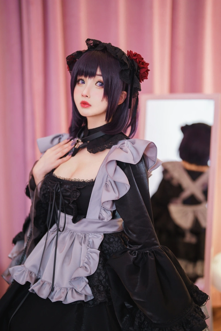 rioko凉凉子《更衣人偶坠入爱河 喜多川海梦cos+黑江雫女仆装（漫展+game）》主题写真：108张全套美图，含6个视频