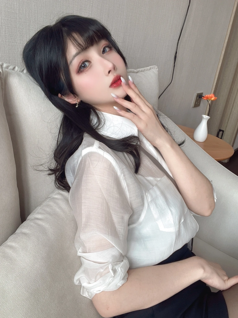 rioko凉凉子《黑丝OL制服双人（&面饼仙儿）》主题写真：102张全套美图，含11个视频
