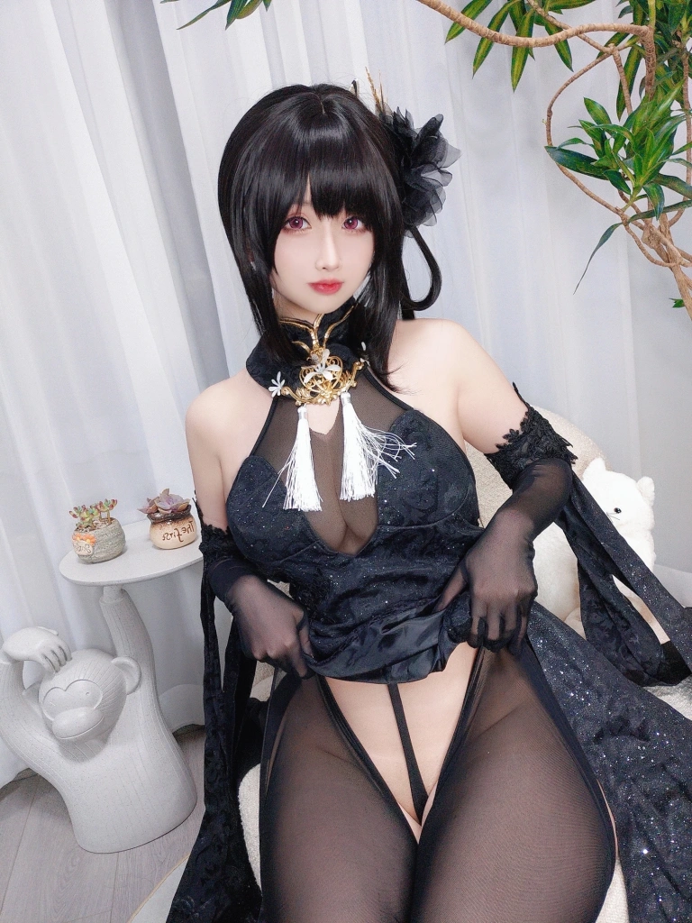rioko凉凉子《镇海 自拍》主题写真：20张全套美图