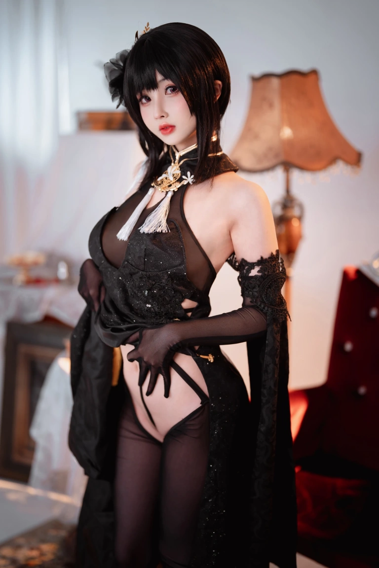 rioko凉凉子《黑白镇海双人（&面饼仙儿）》主题写真：35张全套美图，含1个视频