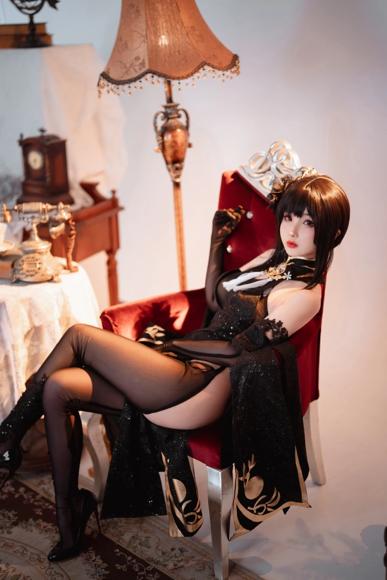 rioko凉凉子《黑白镇海双人（&面饼仙儿）》主题写真：35张全套美图，含1个视频
