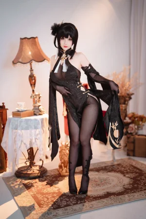 rioko凉凉子《黑白镇海双人（&面饼仙儿）》主题写真：35张全套美图，含1个视频