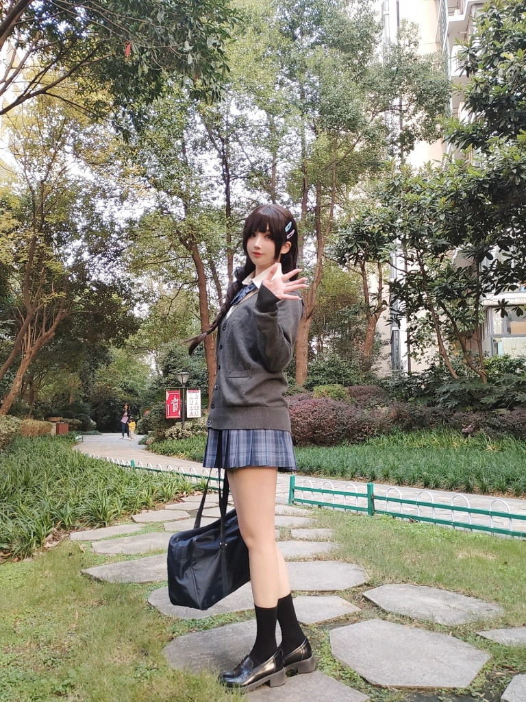 rioko凉凉子《牛头人 第三弹 ntr》主题写真：181张全套美图，含12个视频