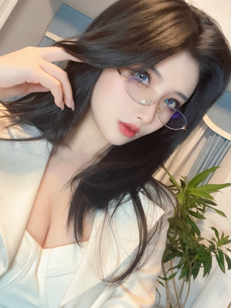 rioko凉凉子《和女上司的七夕》主题写真：30张全套美图，含10个视频