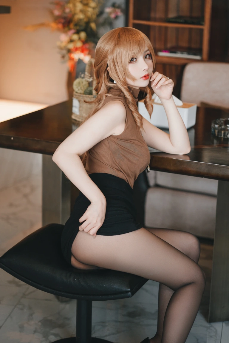 rioko凉凉子《人妻的一天 公司篇》主题写真：30张全套美图