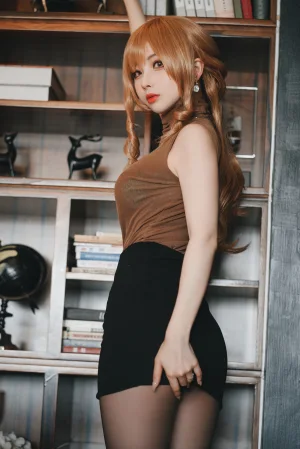 rioko凉凉子《人妻的一天 公司篇》主题写真：30张全套美图