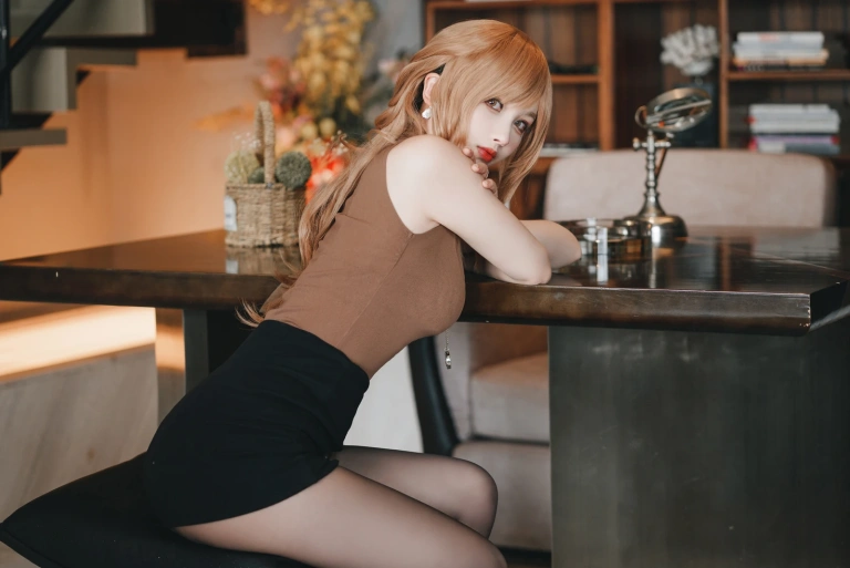 rioko凉凉子《人妻的一天 公司篇》主题写真：30张全套美图
