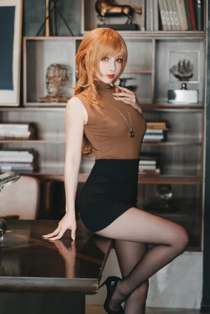 rioko凉凉子《人妻的一天 公司篇》主题写真：30张全套美图