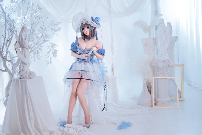 rioko凉凉子《柴郡冰雪公主》主题写真：40张全套美图