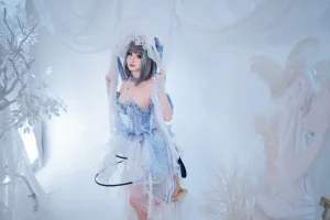 rioko凉凉子《柴郡冰雪公主》主题写真：40张全套美图