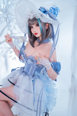 rioko凉凉子《柴郡冰雪公主》主题写真：40张全套美图