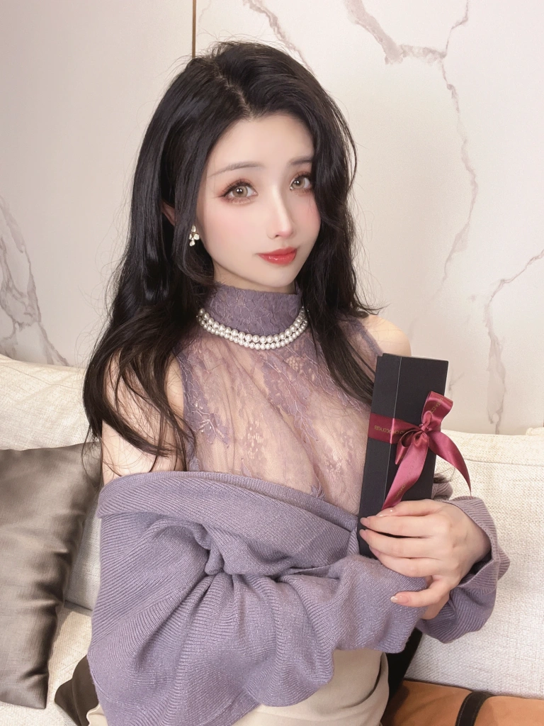 rioko凉凉子《情人节巧克力》主题写真：40张全套美图，含25个视频