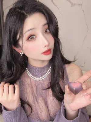rioko凉凉子《情人节巧克力》主题写真：40张全套美图，含25个视频