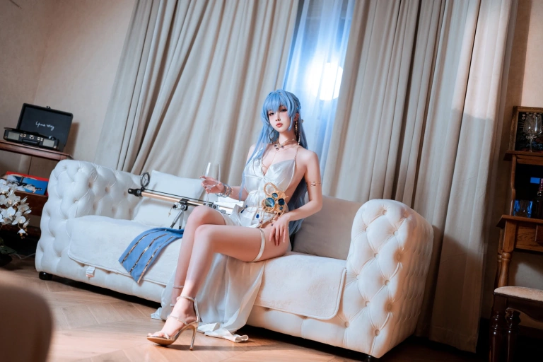 rioko凉凉子《海伦礼服》主题写真：48张全套美图，含14个视频