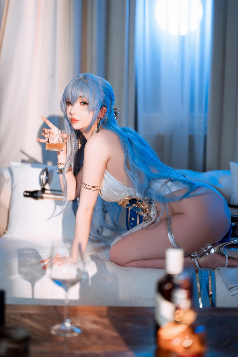 rioko凉凉子《海伦礼服》主题写真：48张全套美图，含14个视频