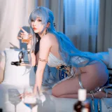 rioko凉凉子《海伦礼服》主题写真：48张全套美图，含14个视频