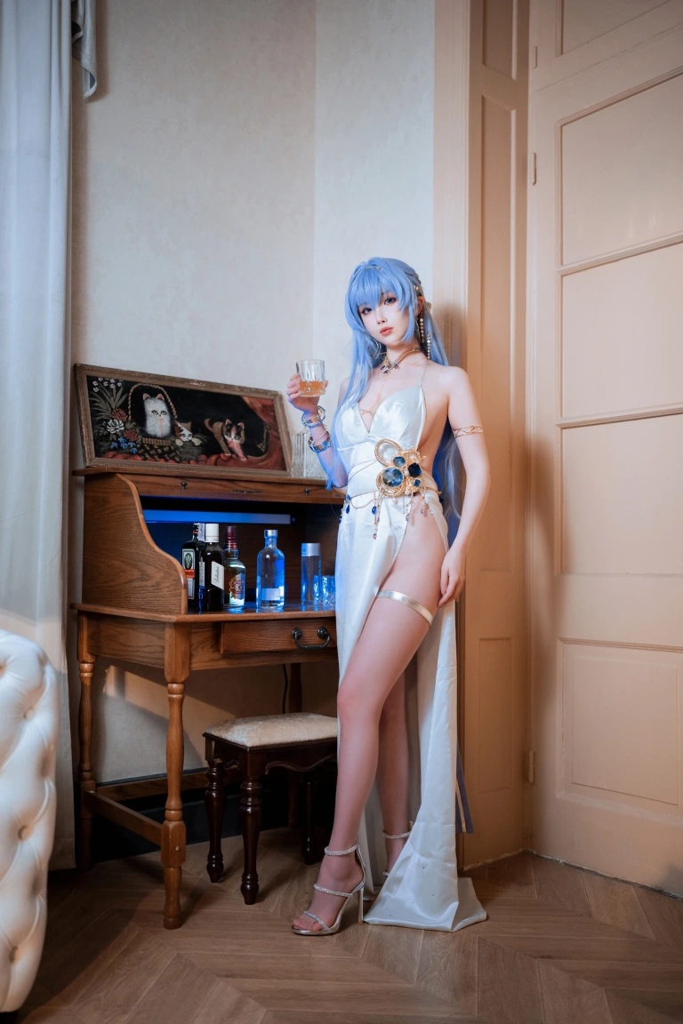 rioko凉凉子《海伦礼服》主题写真：48张全套美图，含14个视频