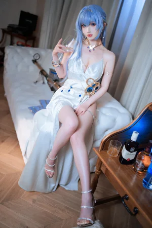 rioko凉凉子《海伦礼服》主题写真：48张全套美图，含14个视频