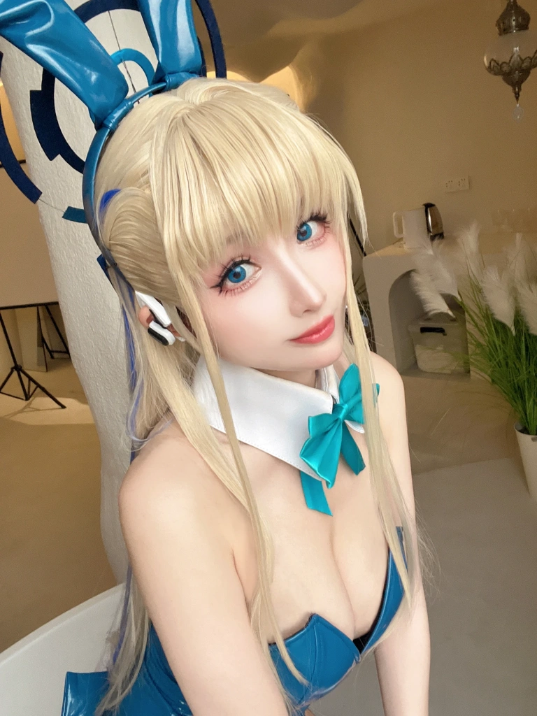 rioko凉凉子《碧蓝档案 TOKI兔兔》主题写真：43张全套美图，含10个视频