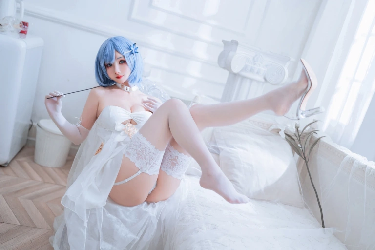 rioko凉凉子《恰巴耶夫礼服》主题写真：42张全套美图，含11个视频