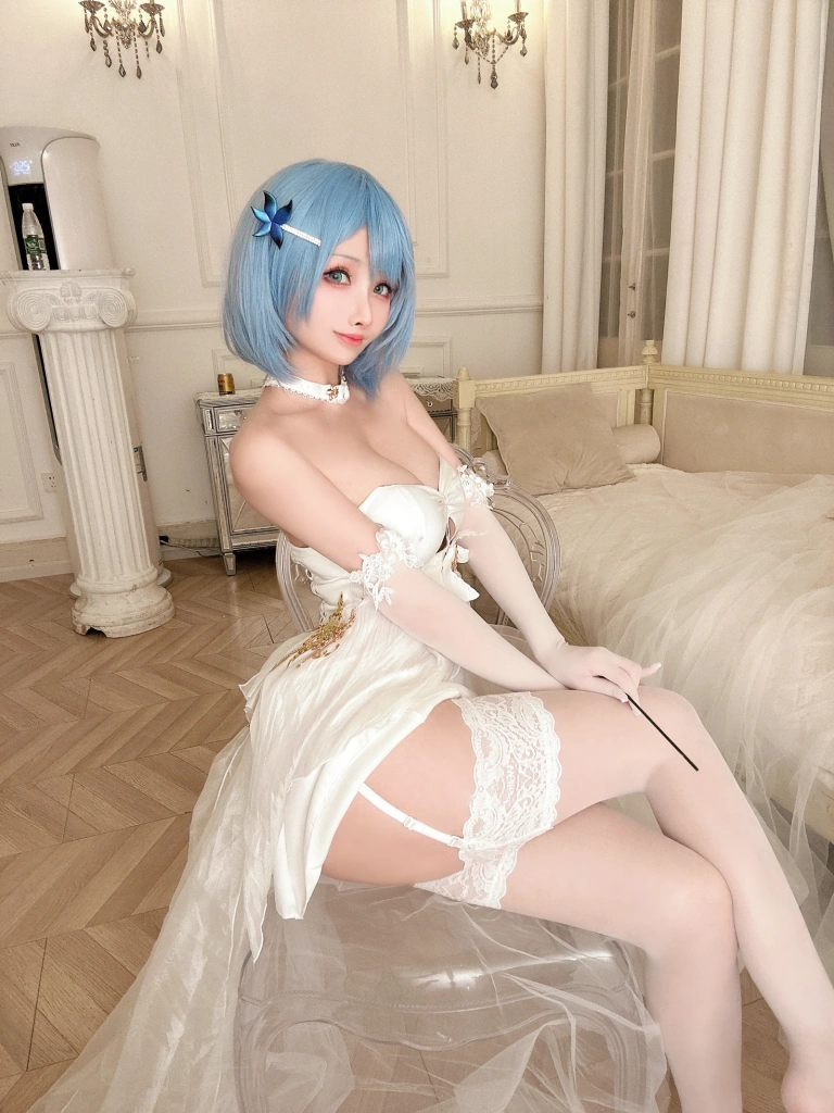 rioko凉凉子《恰巴耶夫礼服》主题写真：42张全套美图，含11个视频