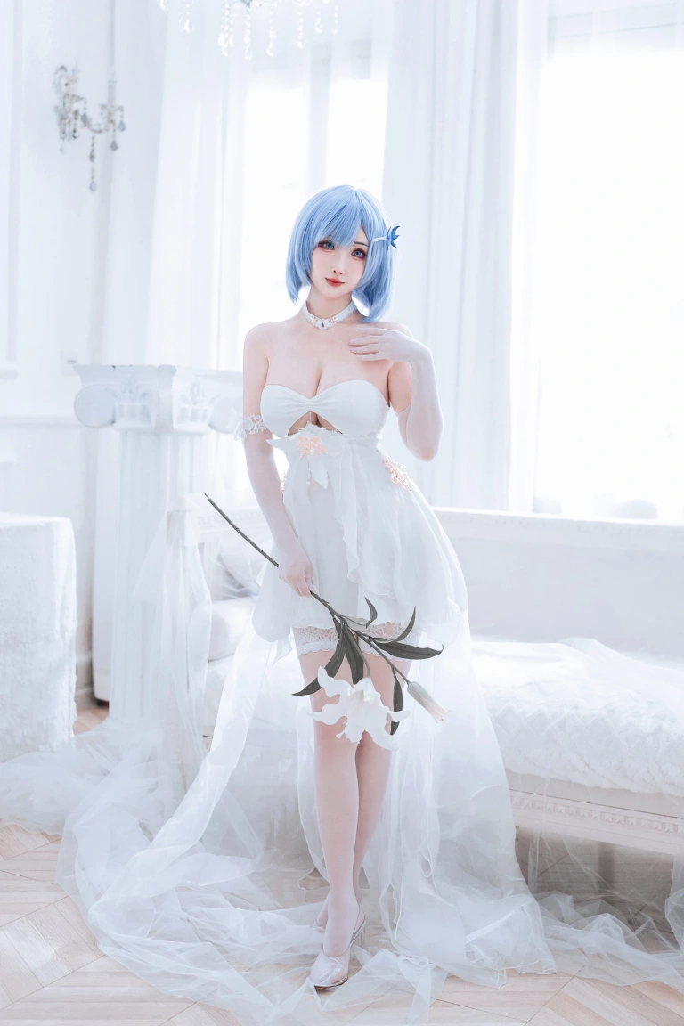 rioko凉凉子《恰巴耶夫礼服》主题写真：42张全套美图，含11个视频
