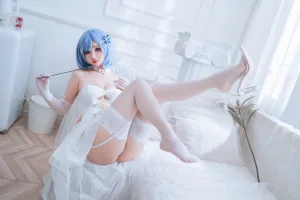 rioko凉凉子《恰巴耶夫礼服》主题写真：42张全套美图，含11个视频