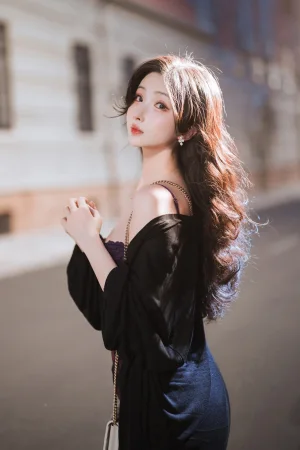 rioko凉凉子《美艳小妈》主题写真：60张全套美图，含10个视频