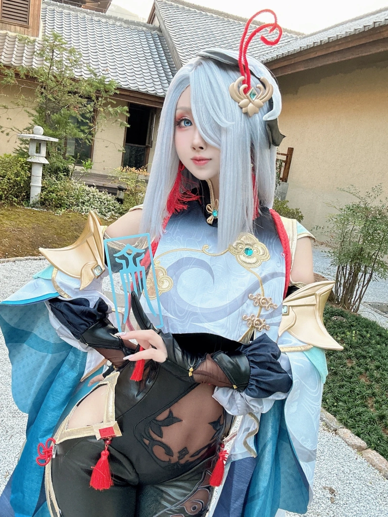 rioko凉凉子《有点那个的申鹤》主题写真：35张全套美图，含11个视频