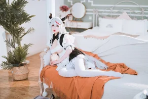rioko凉凉子《妄想航线 港区的龙女仆》主题写真：30张全套美图