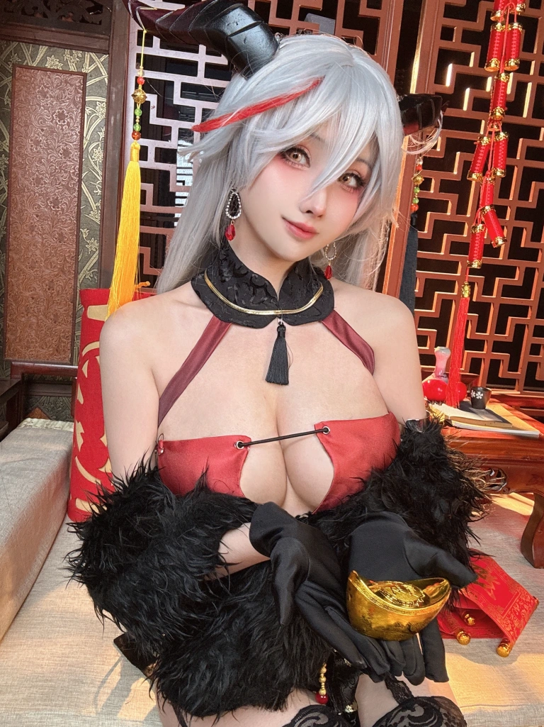 rioko凉凉子《龙年龙图》主题写真：20张全套美图，含1个视频
