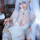 rioko凉凉子《阿尔比恩旗袍》主题写真：43张全套美图，含11个视频