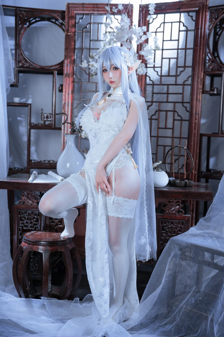 rioko凉凉子《阿尔比恩旗袍》主题写真：43张全套美图，含11个视频