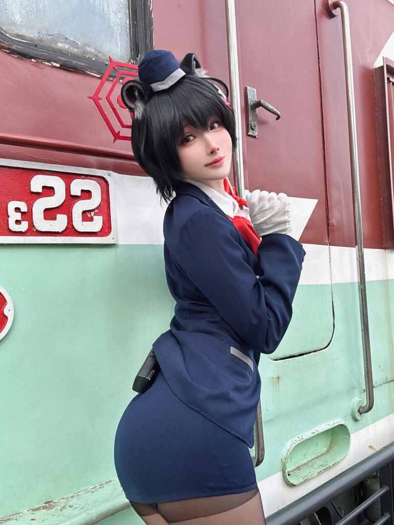 rioko凉凉子《蔚蓝档案椿导游》主题写真：62张全套美图，含12个视频
