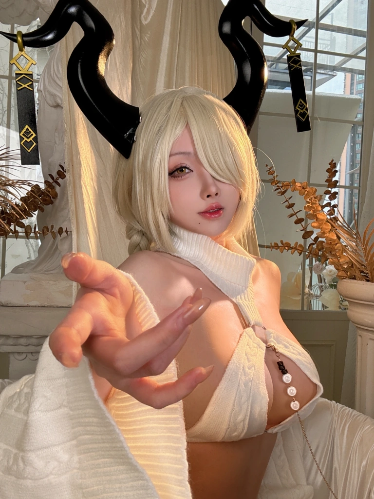 rioko凉凉子《碧蓝航线 尾张毛衣》主题写真：24张全套美图