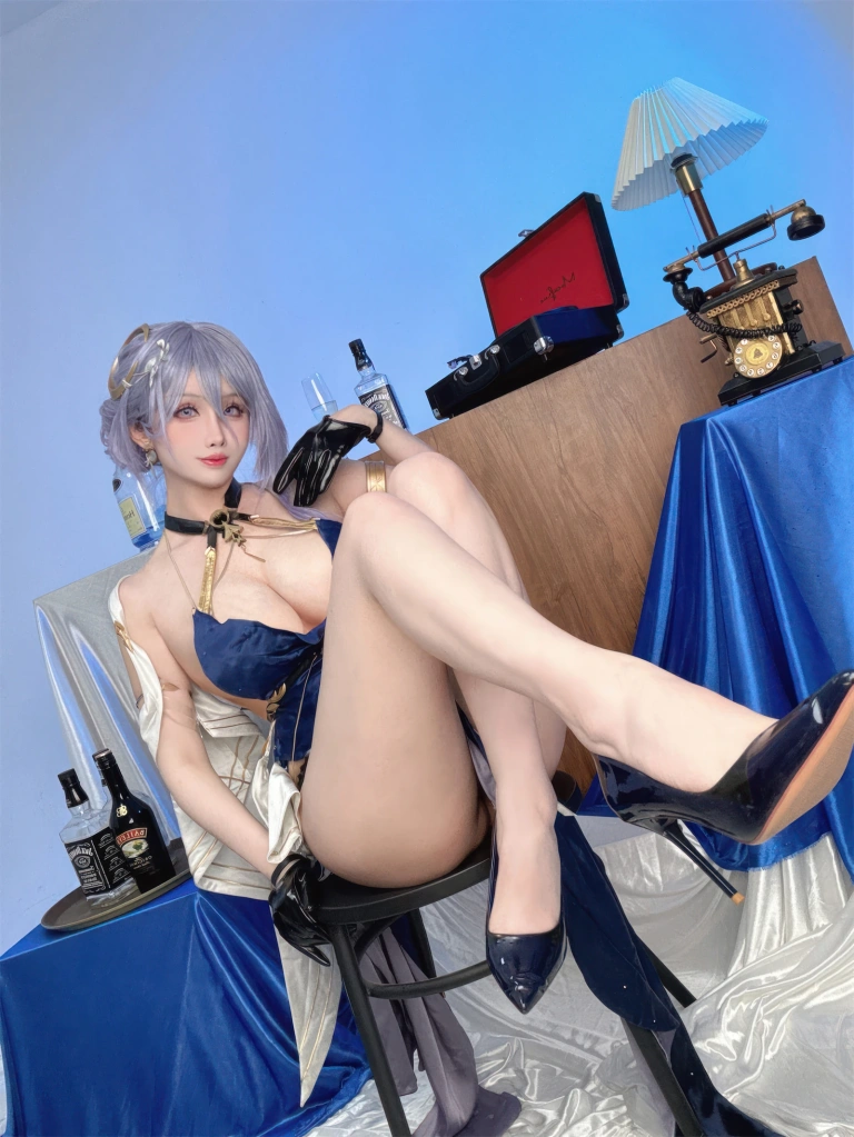 rioko凉凉子《深空之眼 塞勒涅》主题写真：15张全套美图，含6个视频