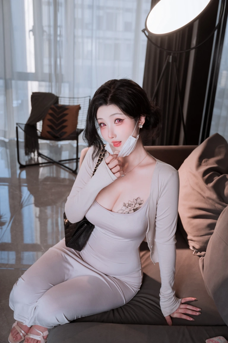 rioko凉凉子《KPring妈咪原创设计 邻居家的大姐姐》主题写真：60张全套美图，含11个视频