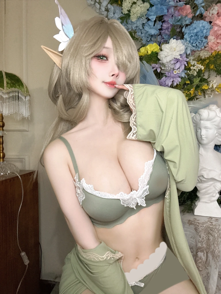 rioko凉凉子《碧蓝航线 七省·华歌尔限定色内衣》主题写真：30张全套美图，含9个视频