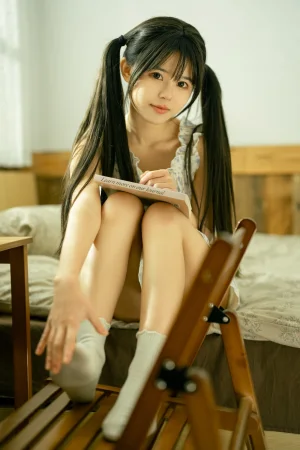 rua阮阮《小翠花》主题写真：24张全套美图