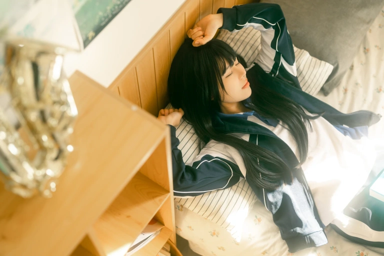 rua阮阮《居家少女》主题写真：40张全套美图