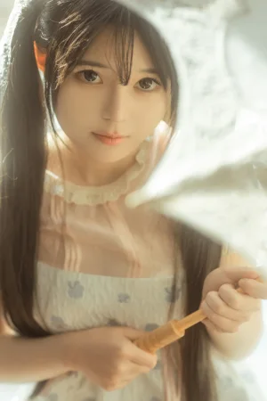 rua阮阮《花房 小裙子》主题写真：54张全套美图