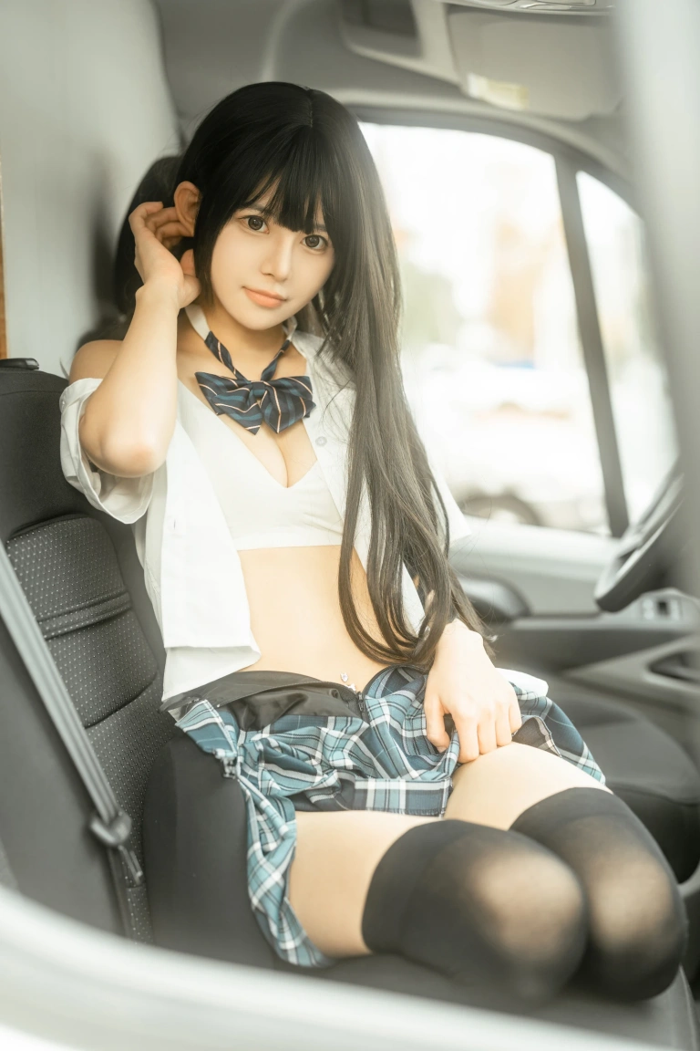 rua阮阮《房车JK》主题写真：41张全套美图