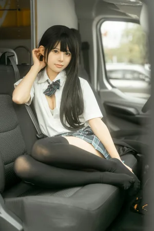 rua阮阮《房车JK》主题写真：41张全套美图