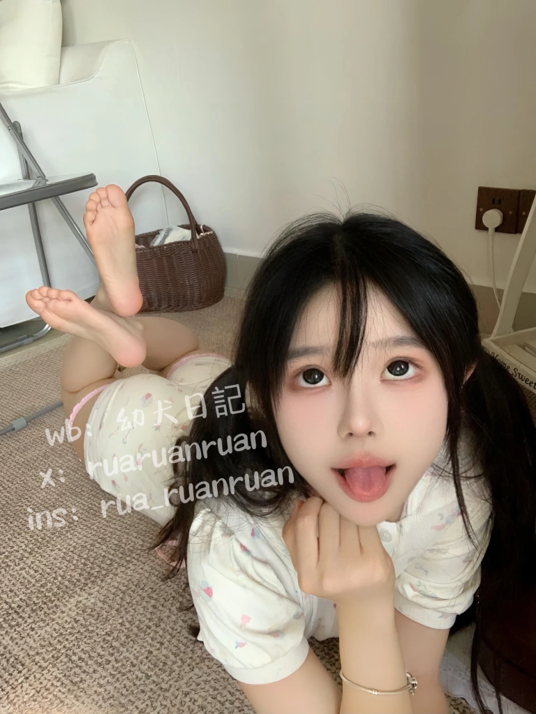 rua阮阮《小狗爱神1.0》主题写真：23张全套美图